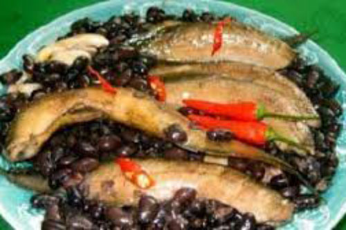 Bài thuốc bổ thận từ cá trê và đậu đen dành cho các quý ông thận yếu