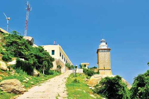 Chinh phục những ngọn hải đăng ấn tượng nhất Việt Nam