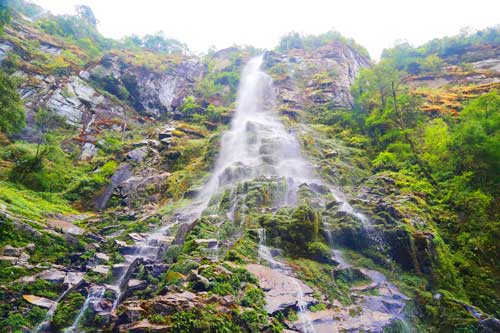 Khám phá thác Ong Chúa đẹp như tiên cảnh ở Lào Cai