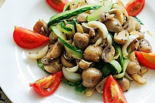 Món gà xào nấm thơm ngon dễ ăn, cả nhà ai cũng mê mệt