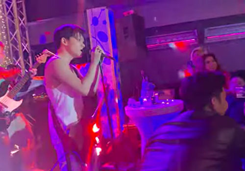 Con trai Bằng Kiều đẹp trai, gây bất ngờ trong sinh nhật 18 tuổi vắng mặt cha