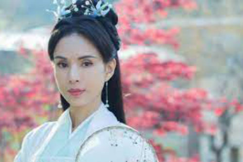 Lý Nhược Đồng 54 tuổi vẫn làm tiên nữ áo trắng, vừa xuất hiện đã gây chú ý bởi loạt ảnh photoshop quá đà