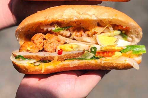 Bánh ướt lòng gà và loạt đặc sản đốn tim thực khách tại TP.HCM