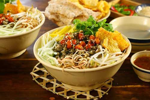 Ăn gì khi chỉ có một ngày ở Huế?