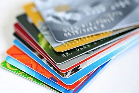 việc chuyển đổi sang thẻ ATM gắn chip mới đang được thực hiện miễn phí cho khách hàng