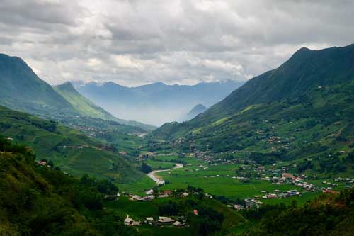 Vẻ đẹp lãng mạn của thung lũng Mường Hoa nhìn từ cáp treo Fansipan