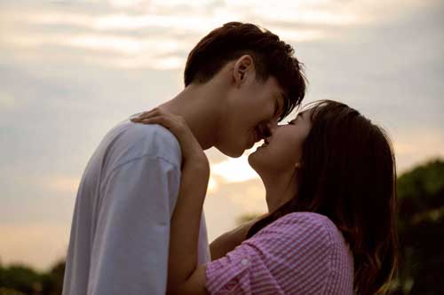 Sự khác biệt giữa yêu thật lòng và “yêu qua đường“