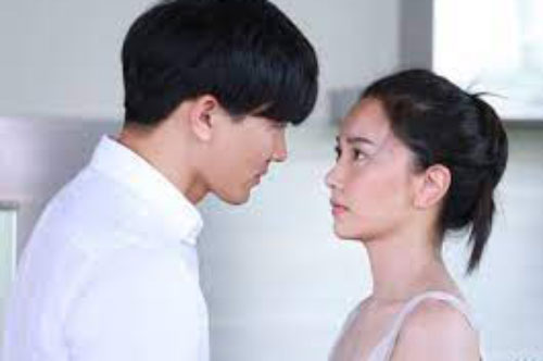 Bạn trai cũ bỗng dưng mua vé máy bay đi nghỉ dưỡng ở biển tặng sinh nhật, tôi khóc nghẹn khi biết lý do đằng sau