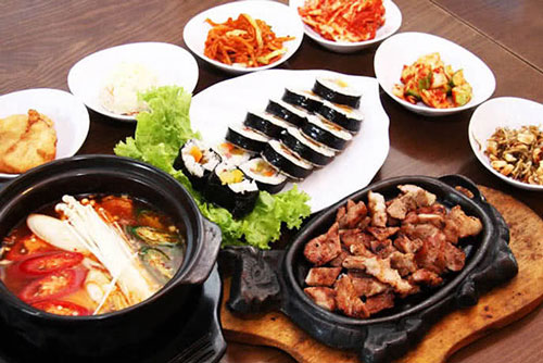 Những sai lầm khi ăn cơm khiến bạn giảm thọ, nhất là điều thứ 1 nhiều người mắc