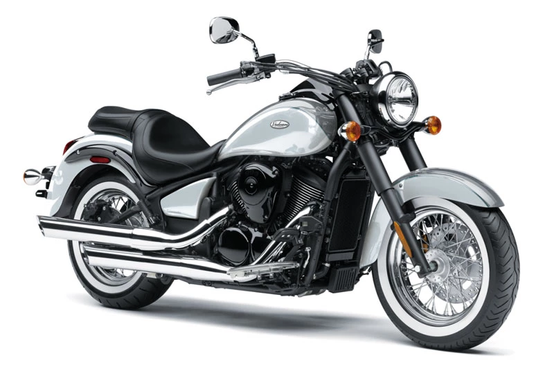 4. Kawasaki Vulcan 900 2021 (giá: 9.400 USD).