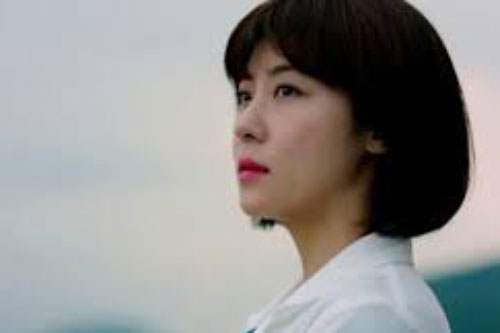 Hí hửng khoe với chồng sắp cưới có 500 triệu tiết kiệm, ngờ đâu vài ngày sau một người phụ nữ quỳ lạy dưới chân tôi cầu xin điều sửng sốt