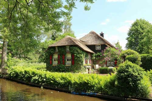 Thăm ngôi làng tuyệt đẹp như cổ tích ở Hà Lan