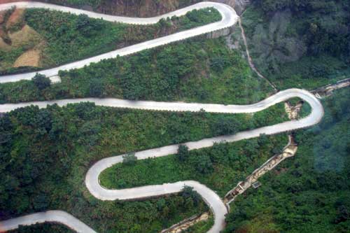 Thót tim khi đi trên những con đường nguy hiểm nhất hành tinh