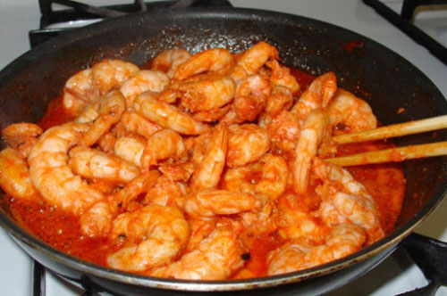 Bật mí công thức làm tôm rim ngon bất bại, ai cũng thích mê khen lấy khen để