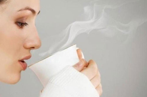 Mỗi ngày hai cốc nước ấm vào đúng giờ vàng bạn sẽ thấy điều kỳ diệu xảy ra