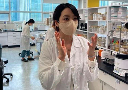 Hậu ly hôn chồng trẻ, Chae Rim từ bỏ showbiz để trở thành doanh nhân