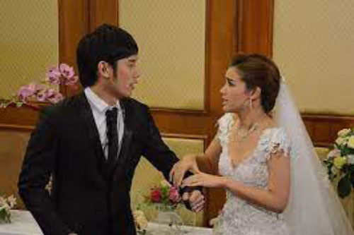 Cố tình tổ chức đám cưới lúc sáng sớm tinh mơ, ngày vui của em vẫn bị phá đám đến nỗi phải lên xe quay về nhà bố mẹ đẻ