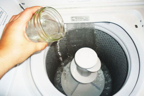 Đổ thứ này vào máy giặt đảm bảo quần áo diệt sạch vi khuẩn, quần áo trắng sáng như mới