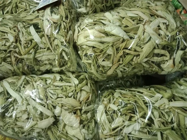 Dọc mùng sấy khô thành đặc sản nơi phố thị, hét giá 300.000 đồng/kg - 1