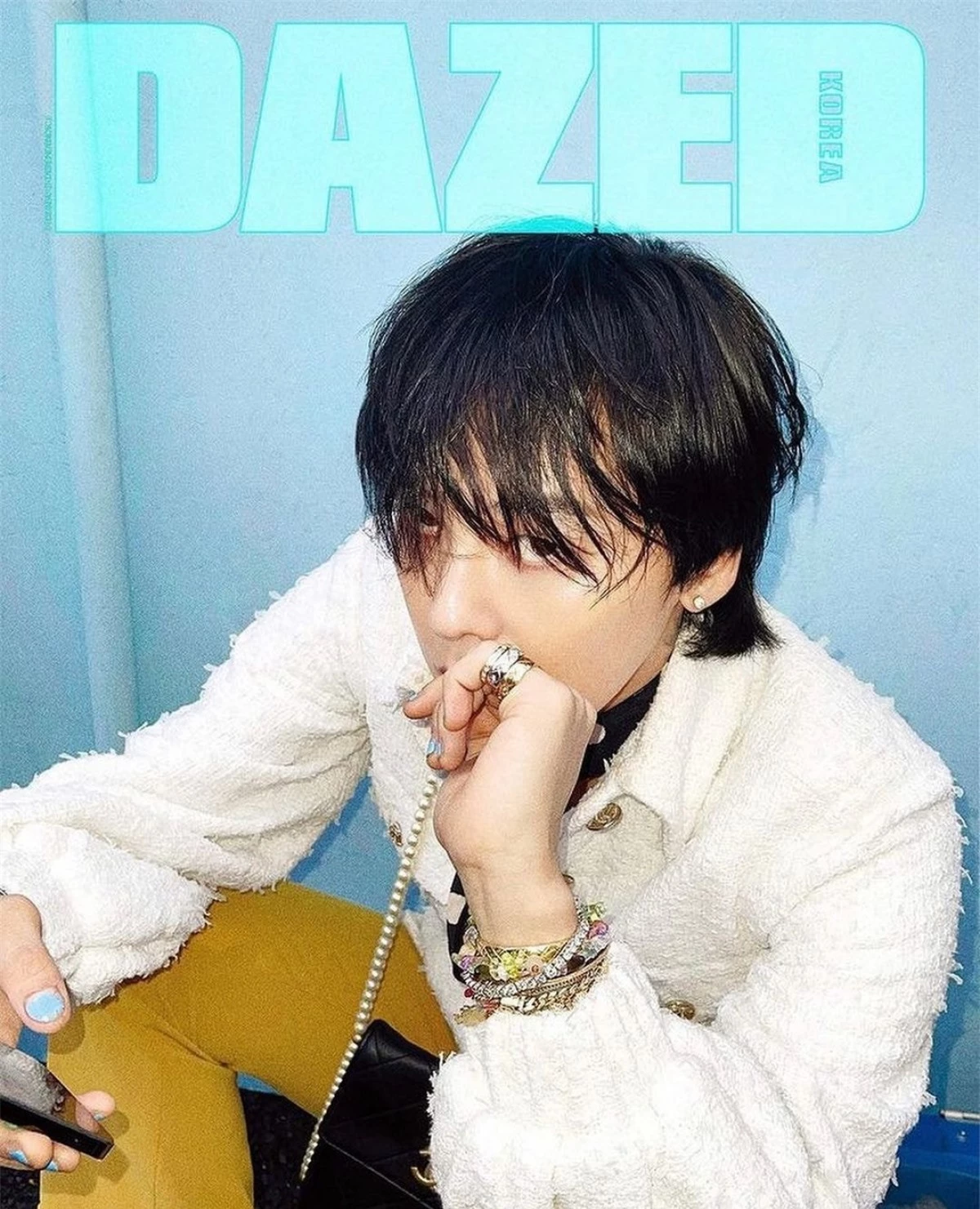 Mới đây, Dazed Korea công bố G-Dragon là gương mặt trang bìa số đặc biệt kỷ niệm 13 năm hoạt động của tạp chí này.