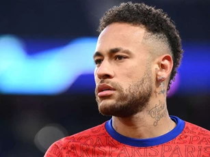 Giành vé vào bán kết C1, Neymar cam kết tương lai tại PSG