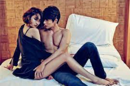 Sau cánh cửa phòng ngủ, đàn ông có 3 ham muốn giấu kín, chỉ cần vợ biết cách "chạm tới", chắc chắn sẽ khiến anh ấy tình nguyện cả đời yêu thương