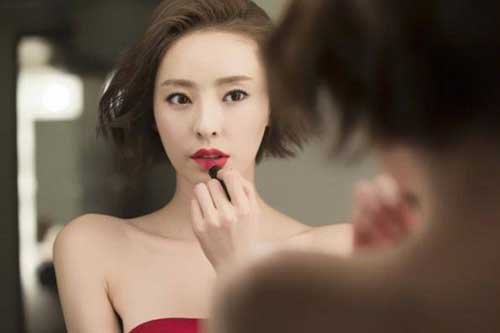 Phụ nữ khôn ngoan sẽ biết cách nghĩ ít đi, không phiền não, tự nhiên hạnh phúc sẽ tới