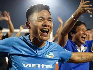 Nguyên Mạnh: ‘Hà Nội FC và HAGL đấu nhau là lợi thế với Viettel’