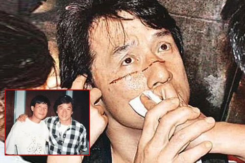 Lần duy nhất Thành Long nhờ người đóng thế vì không dám quay cảnh này, sau đó anh tặng diễn viên đóng thế một chiếc đồng hồ Ferrari