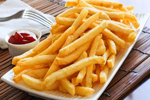 Chỉ cần thêm bước này trước khi chiên, khoai tây chín cực nhanh lại giòn rụm, thơm lừng