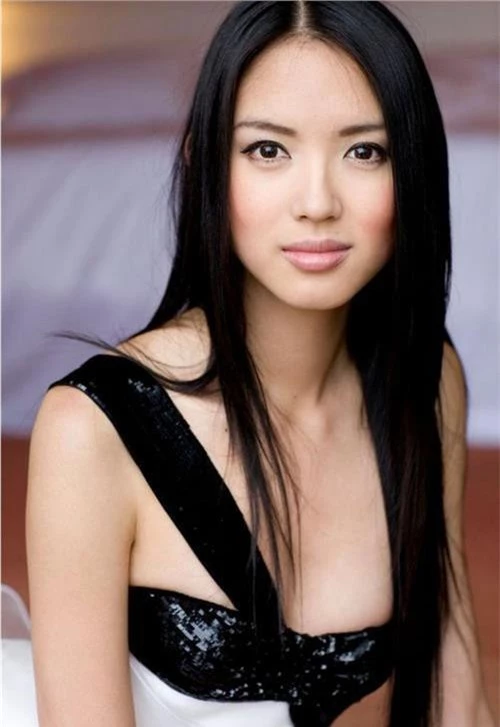 Khoảnh khắc Đỗ Thị Hà được fan khen xinh giống Hoa hậu Thế giới Trương Tử Lâm 'gây sốt' ảnh 3