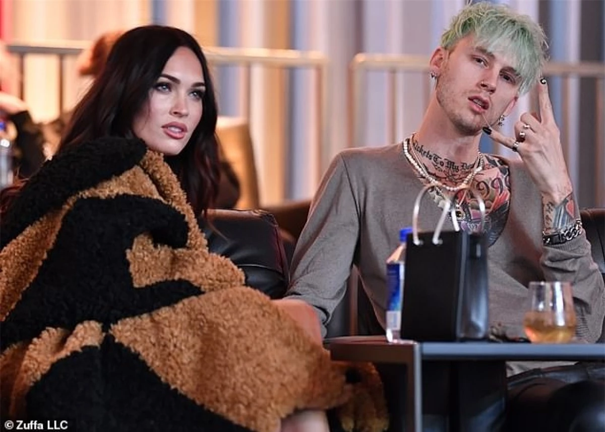 Kể từ khi hẹn hò Machine Gun Kelly, gu thời trang của Megan Fox ngày càng thăng hạng.