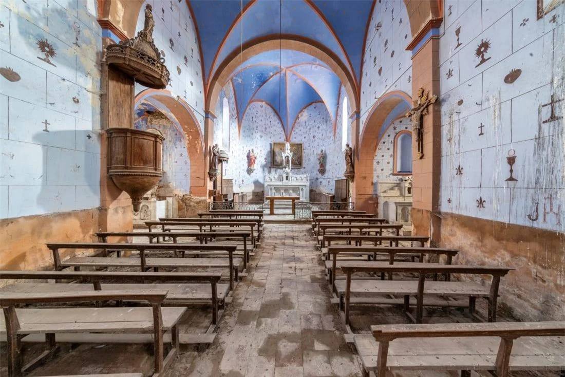 Vẻ đẹp mê hoặc của những nhà thờ bỏ hoang tại châu Âu ảnh 10