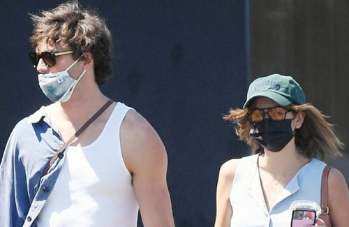 Kaia Gerber gợi cảm đi chơi cùng bạn trai