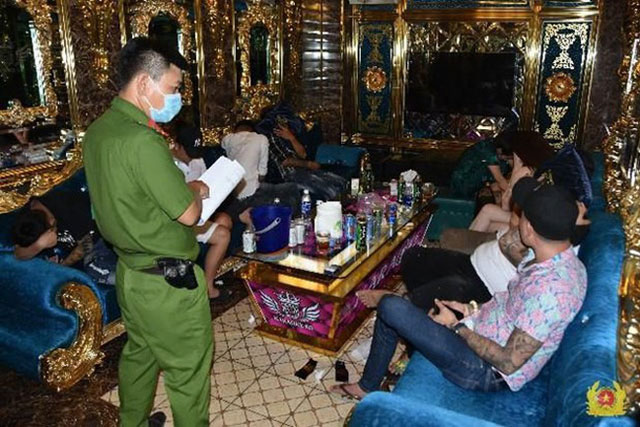 Phát hiện nhiều vụ sử dụng ma túy trong quán karaoke