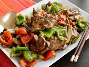 Thịt bò xào ớt chuông đẹp mắt mềm tan trong miệng thơm ngon, ai cũng mê
