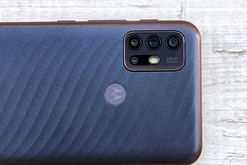 Smartphone chống nước, chip S460, RAM 4 GB, pin 6.000 mAh, giá hơn 3 triệu