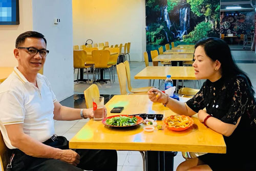 Si mê bà Bạch Cúc trong 'Hướng dương ngược nắng', nhưng đây mới là tình yêu thực của chú Quân ngoài đời