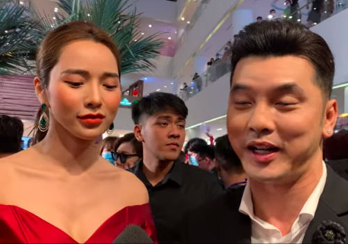 Vợ Ưng Hoàng Phúc khác lạ, phủ nhận dao kéo, lên tiếng chuyện thương con riêng hơn