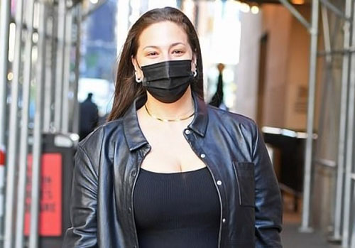"Người mẫu ngoại cỡ" Ashley Graham diện đồ hiệu đến dự sự kiện thời trang