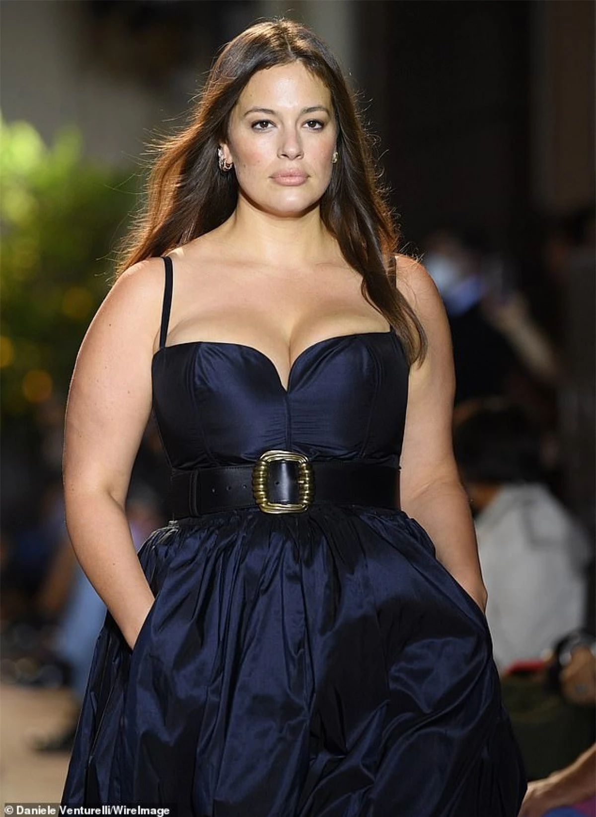 Ashley Graham là biểu tượng mới của làng mẫu khi không sở hữu thân hình mảnh mai nhưng vẫn nổi tiếng.