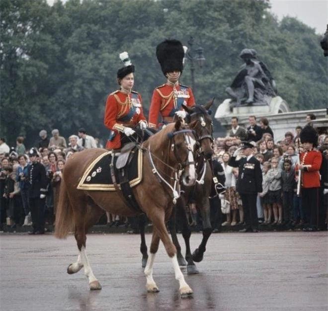  Nhìn lại 74 năm tình yêu của Nữ hoàng và Hoàng thân Philip qua những bức ảnh: Mỗi khoảnh khắc đều là vĩnh cửu 9