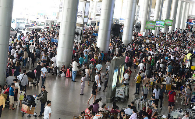 Sân bay Tây Sơn Nhất ứng phó ra sao khi khách tăng đột biến?