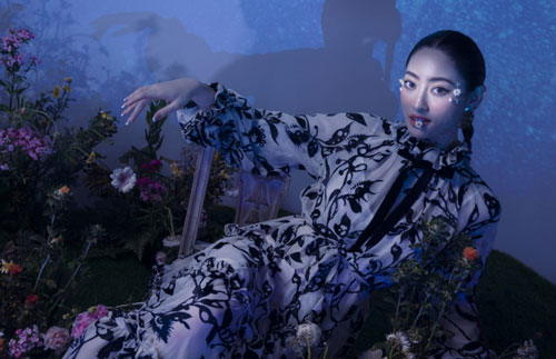 Hoa hậu Lương Thuỳ Linh hoá nàng thơ trong bộ ảnh mới