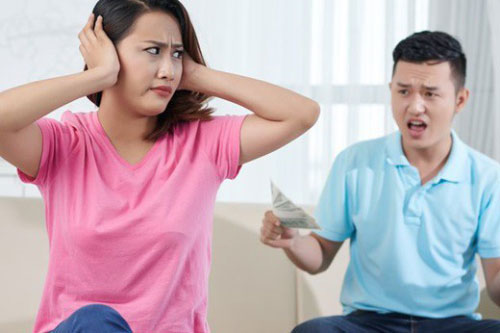 Vợ chồng cãi nhau đừng vội bỏ về nhà mẹ, làm điều này chồng tự khắc làm hoà