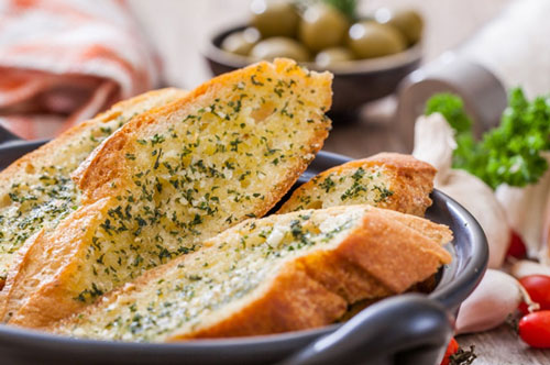 2 cách làm bánh mì nướng ngon tuyệt cho bữa sáng cuối tuần