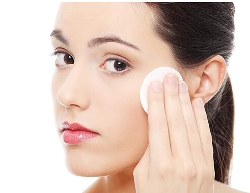 Đây là top 4 sai lầm hay mắc phải khi tẩy trang khiến da dễ "toang" và lão hóa nhanh
