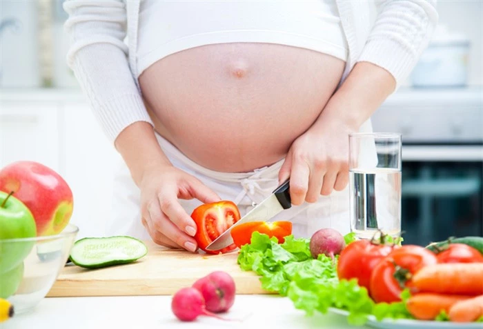 Các loại thực phẩm giúp hạ huyết áp thai kỳ không cần dùng thuốc - Ảnh 1.
