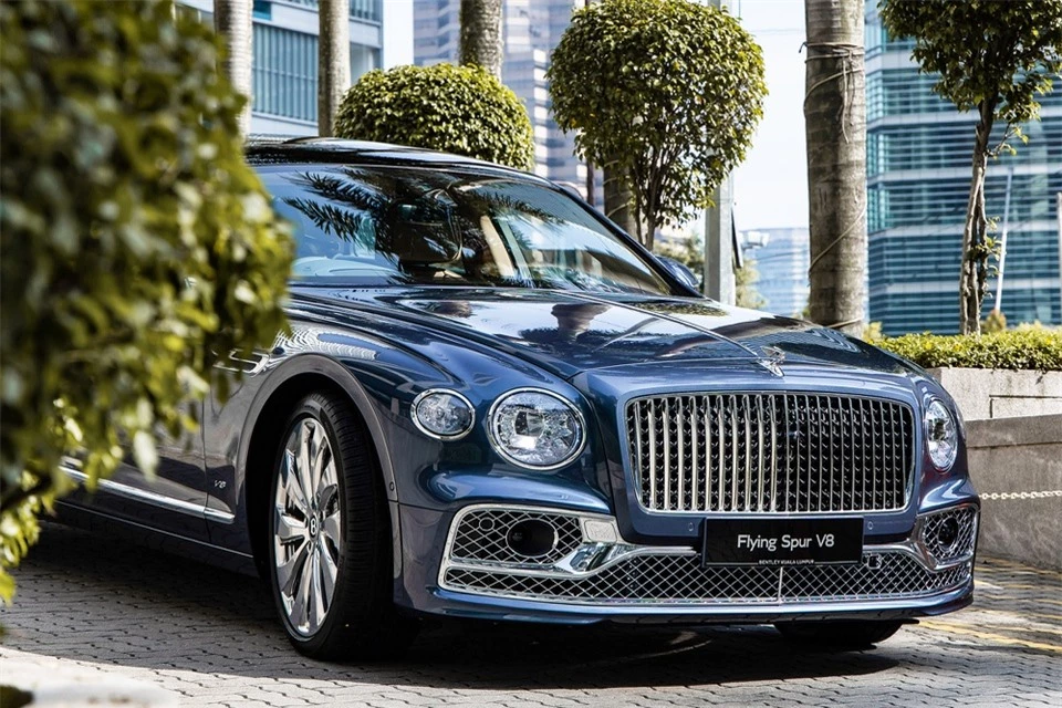 Bentley Flying Spur V8 2021 ra mat Malaysia anh 1