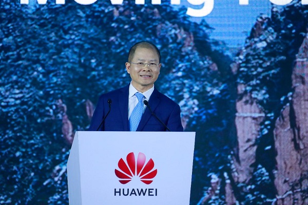 Sếp Huawei thẳng thắn: 5G đang được chính trị hóa, khả năng của 5G thường bị phóng đại